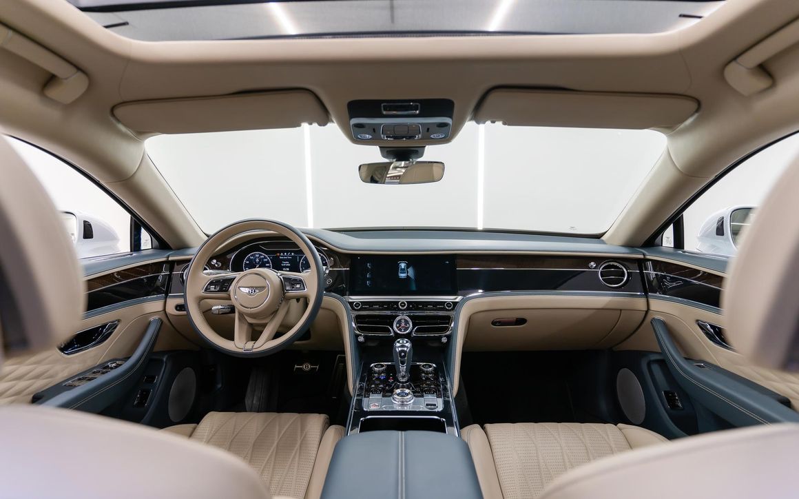 Bentley Flying Spur - image 4