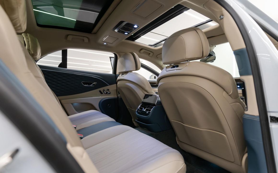 Bentley Flying Spur - image 6