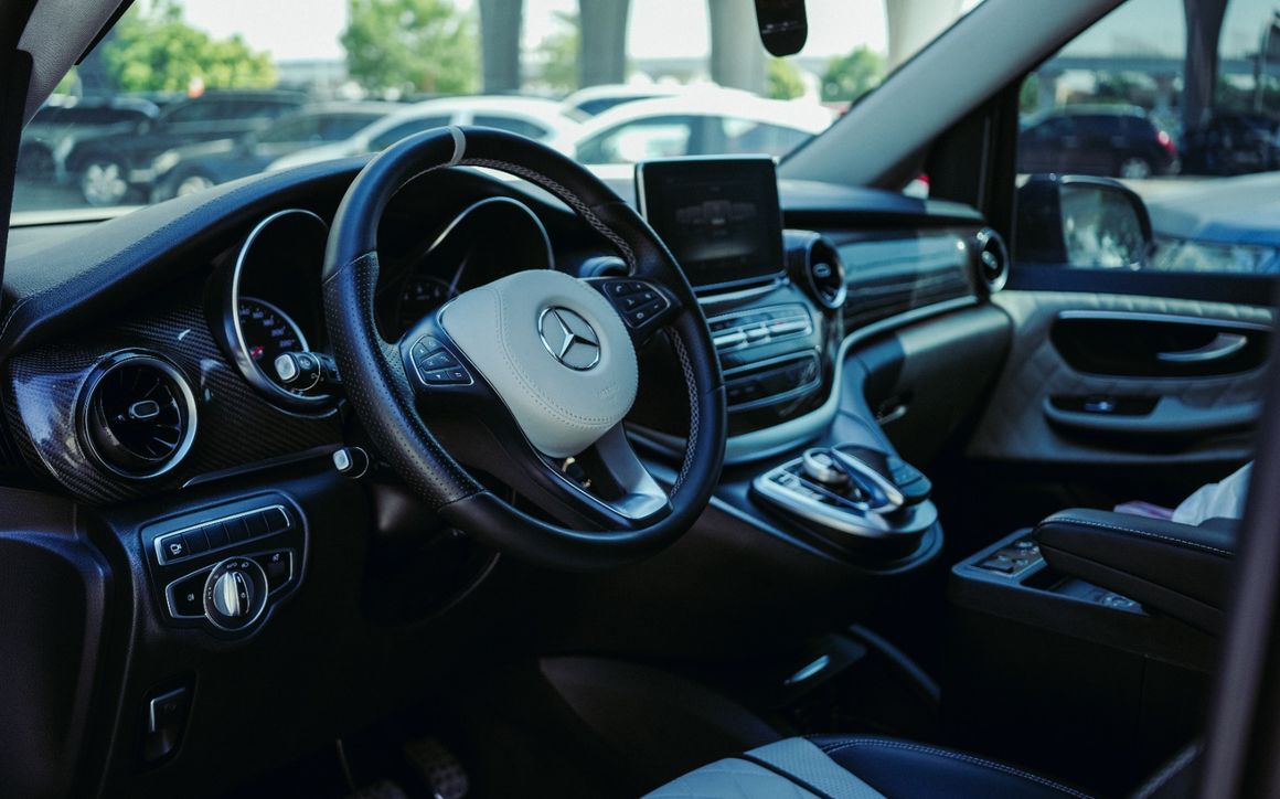 MERCEDES V 250 - image 6