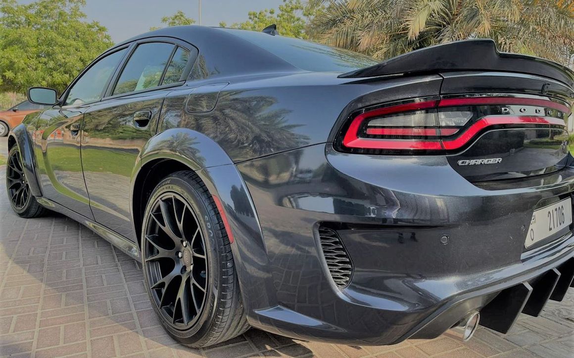 Dodge Charger - image 2