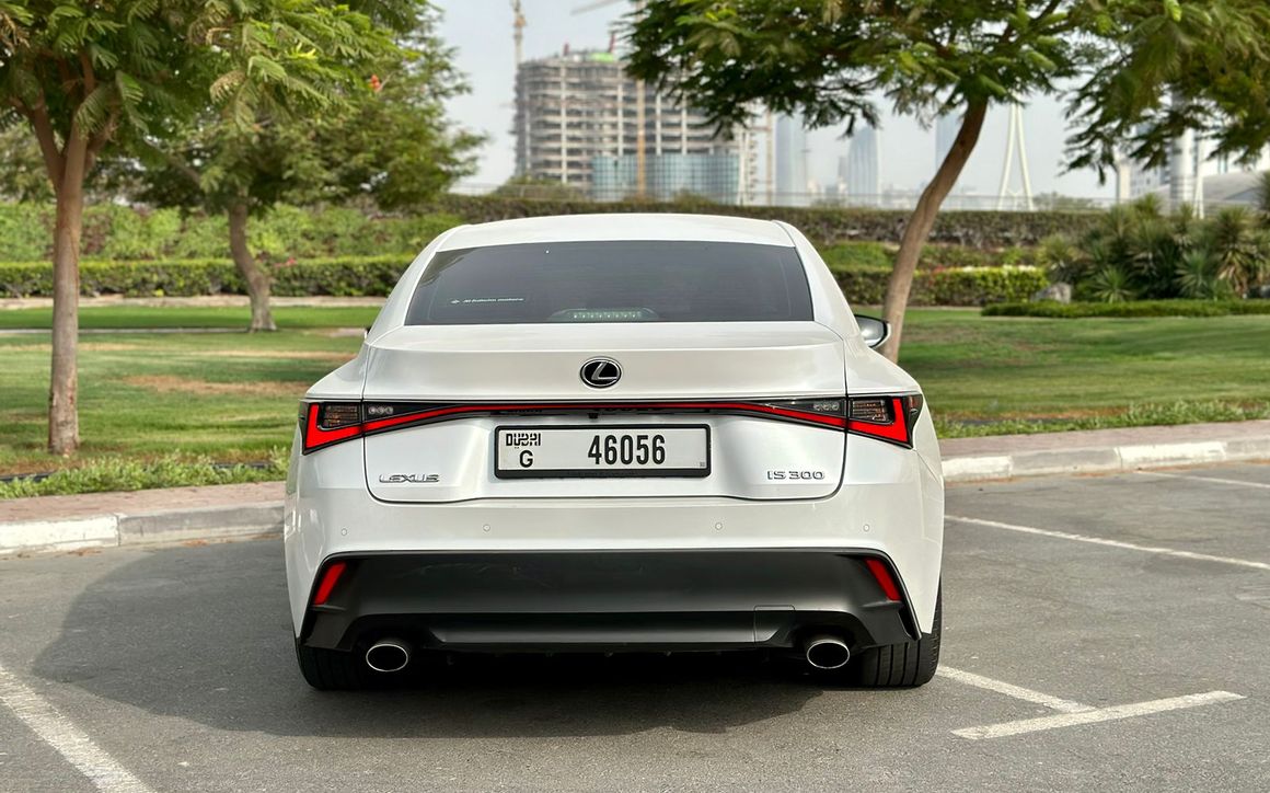 LEXUS IS 300 - image 4