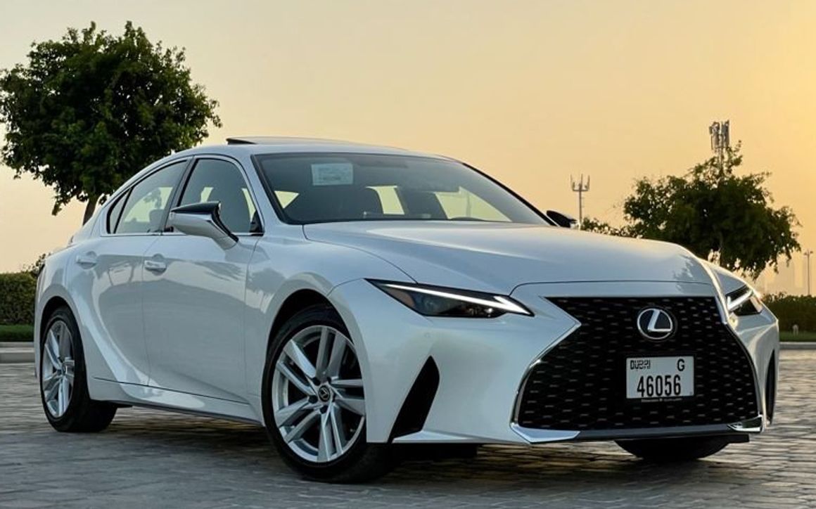 LEXUS IS 300 - image 6