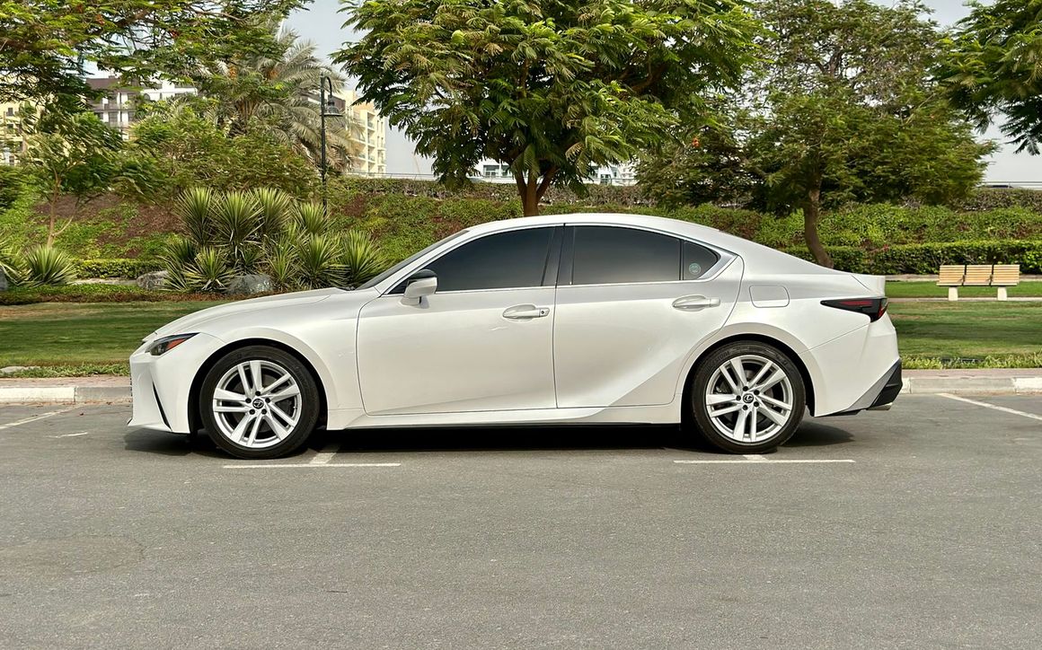 LEXUS IS 300 - image 2