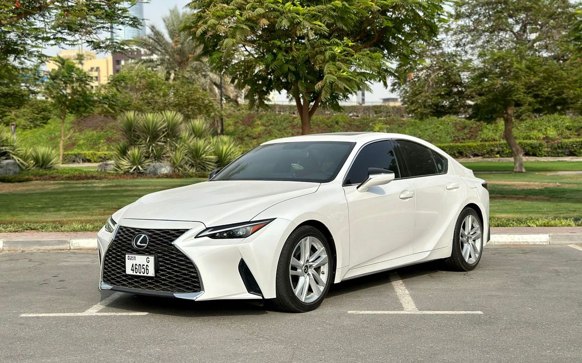 LEXUS IS 300 - image 1