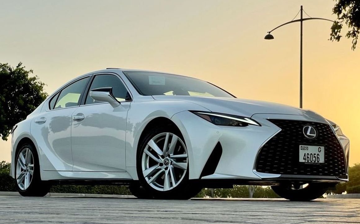 LEXUS IS 300 - image 5