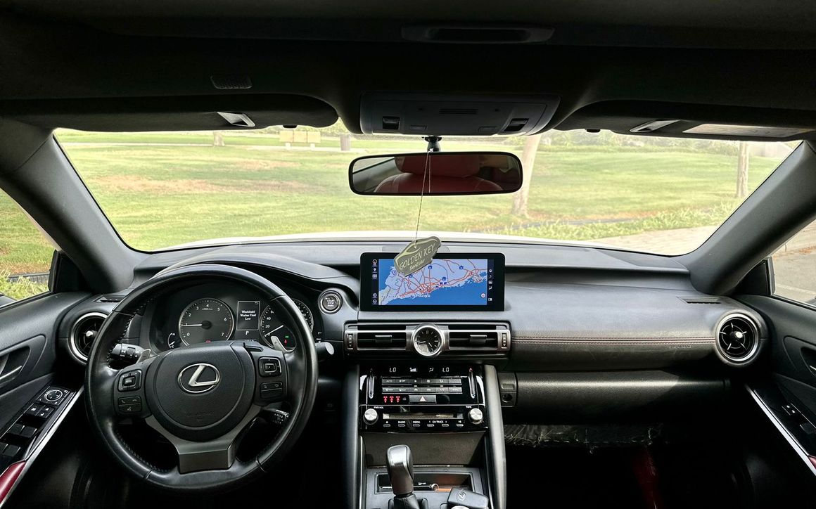 LEXUS IS 300 - image 13
