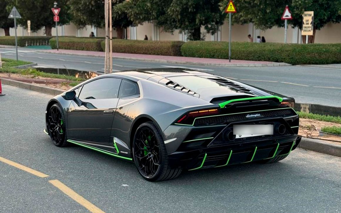 Lamborghini Huracan Evo Coupe - image 4