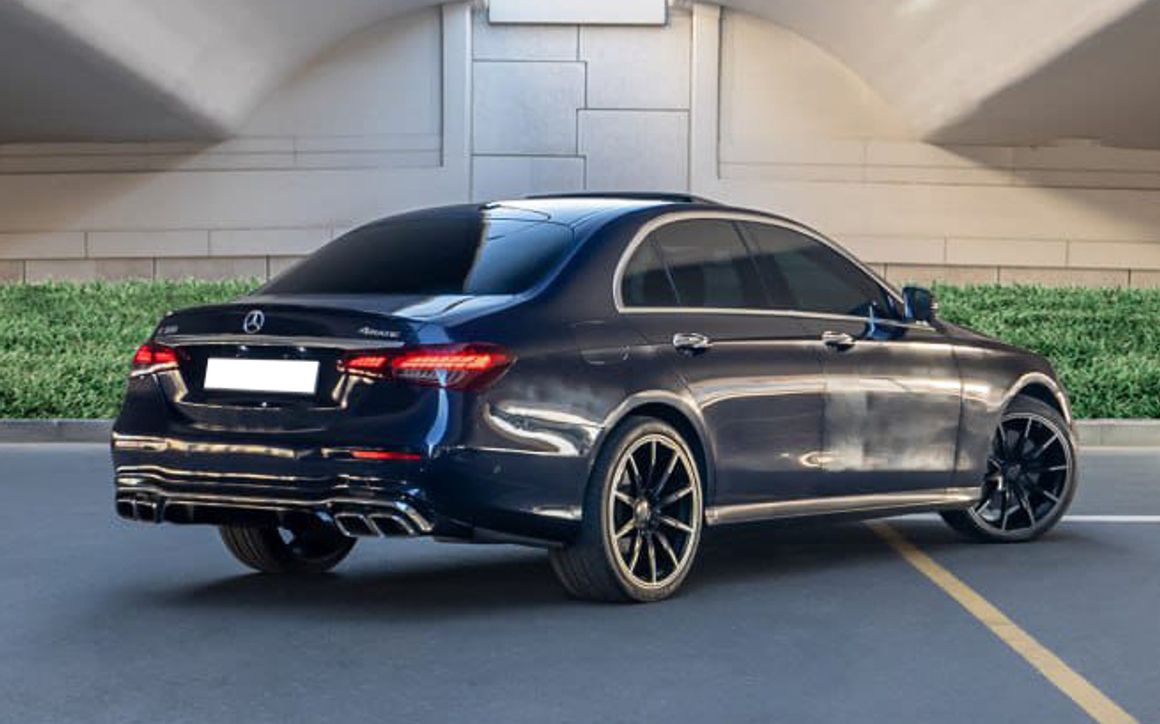 MERCEDES E300 2019 - image 4