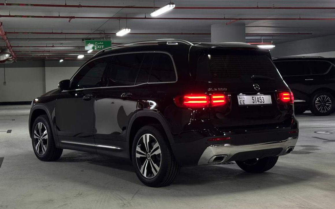 MERCEDES GLB200 - image 2