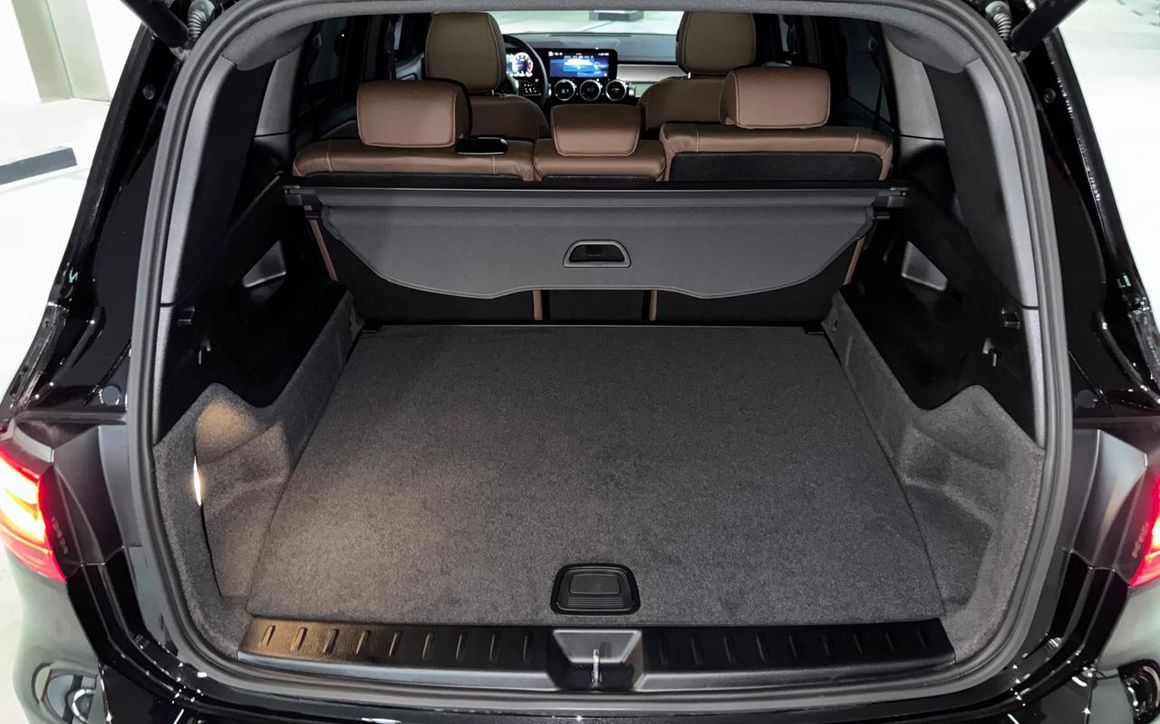 MERCEDES GLB200 - image 3