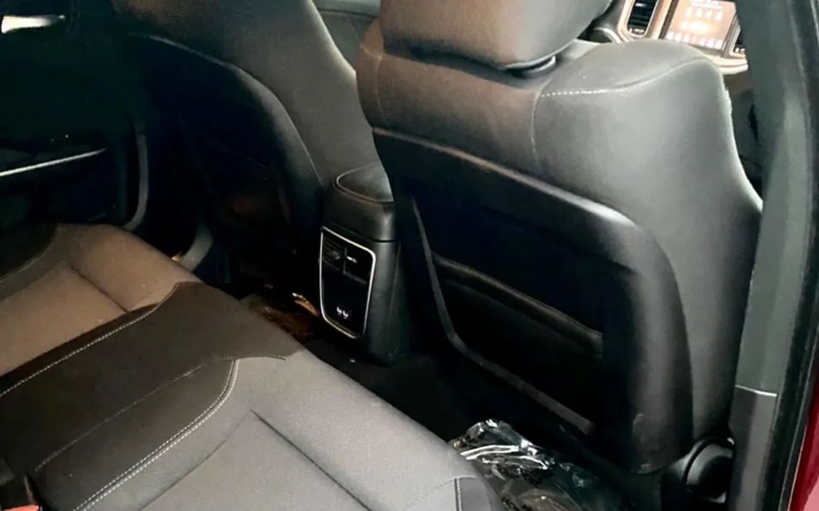 Dodge Charger - image 7