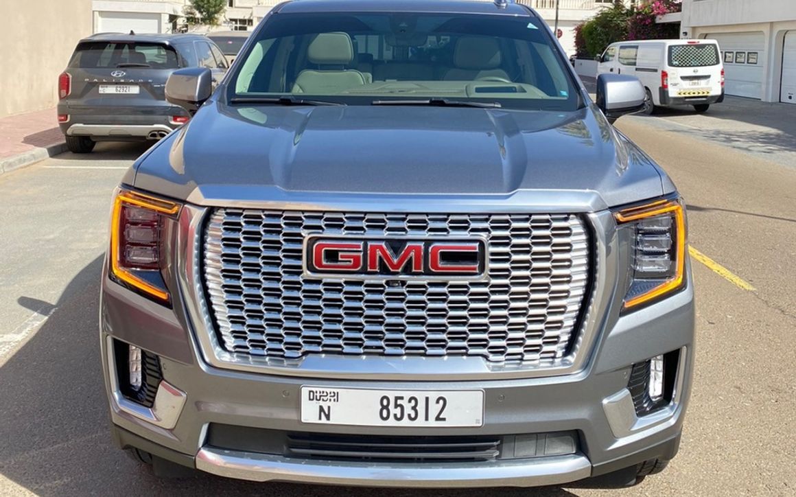 GMC Denali - image 1