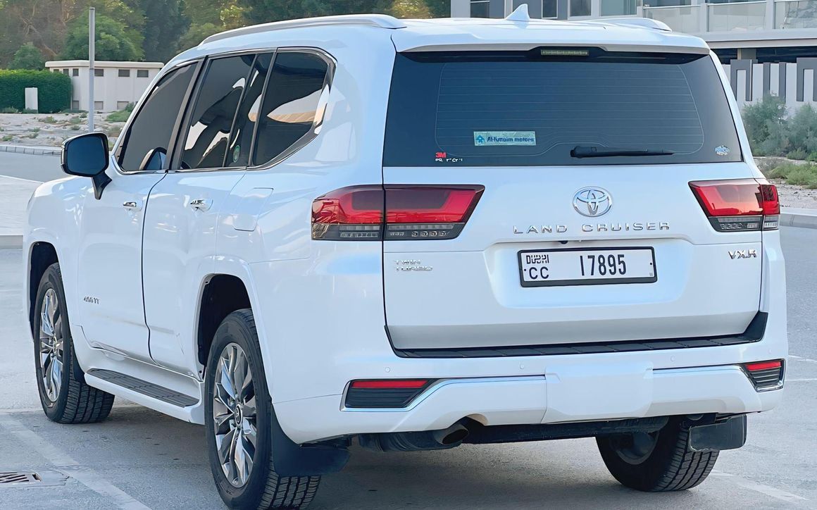 TOYOTA LAND CRUISER - image 3