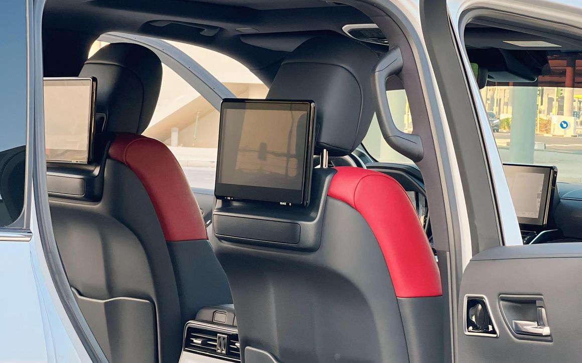 TOYOTA LAND CRUISER - image 9