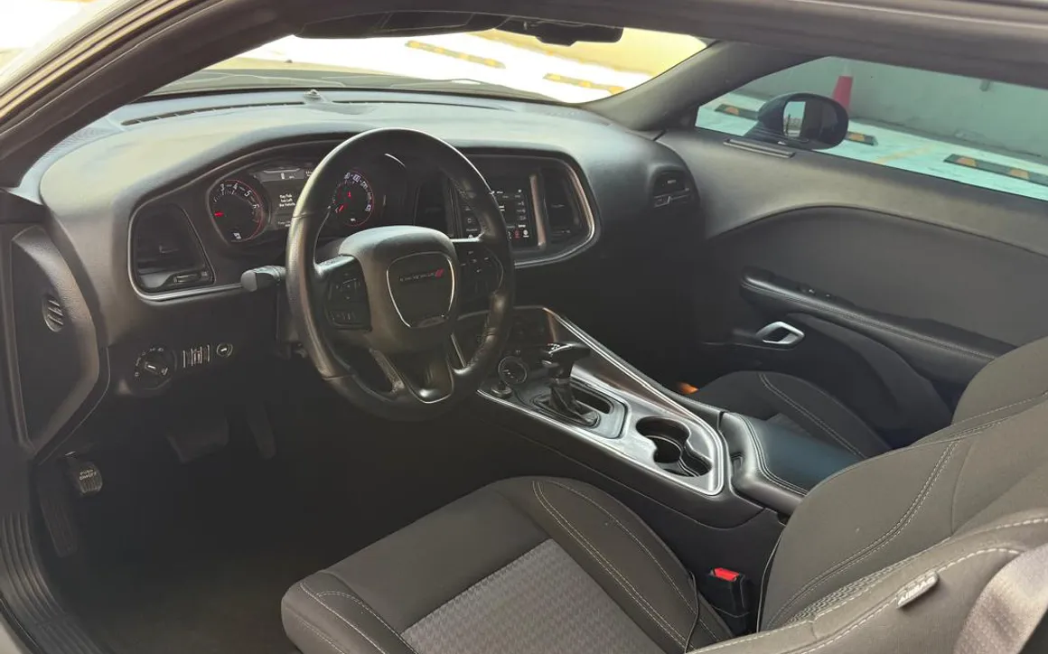 DODGE CHALLENGER - image 6