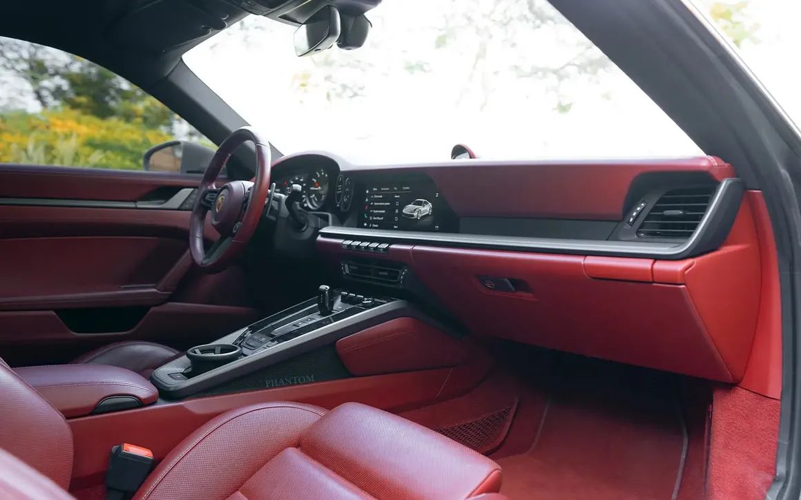 PORSCHE 911 - image 5