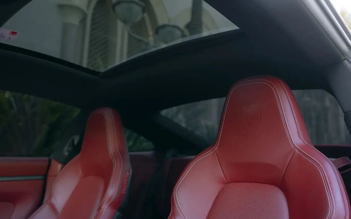 PORSCHE 911 - image 9