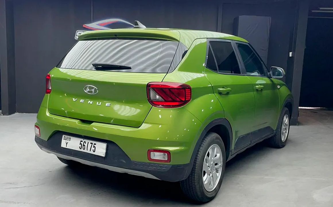 HYUNDAI VENUE - image 2