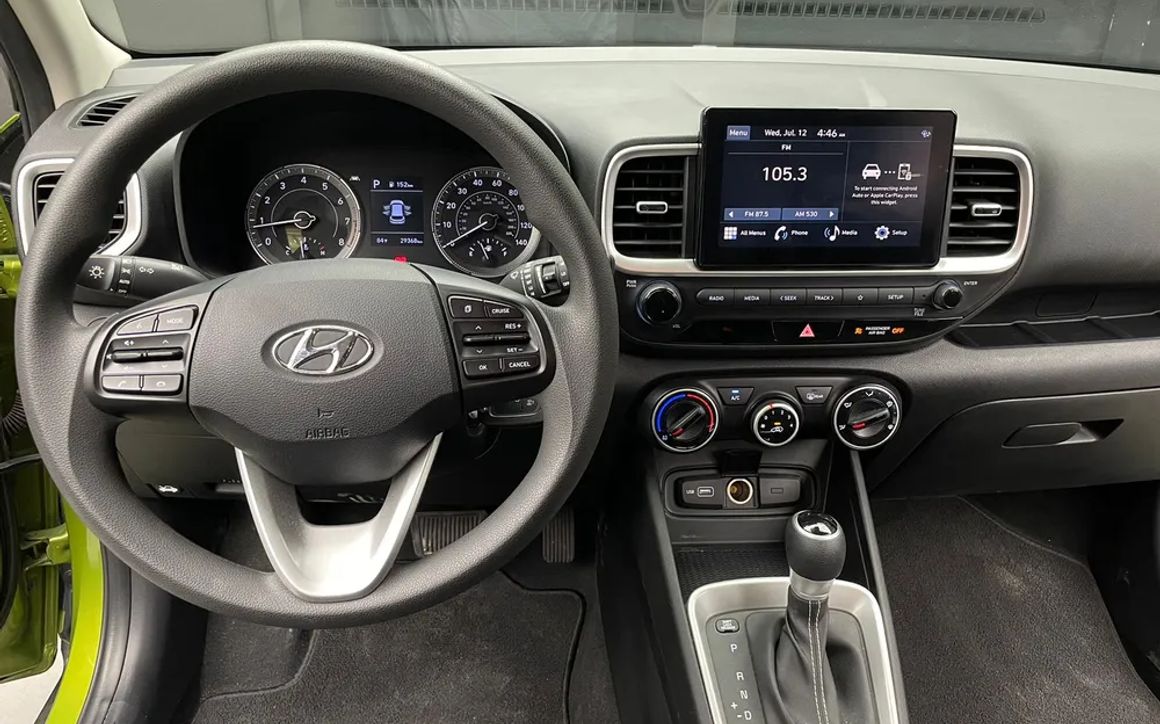 HYUNDAI VENUE - image 3