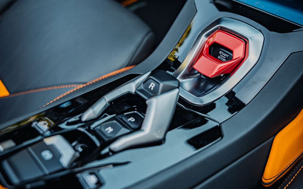 Lamborghini Huracan Spyder - image 8