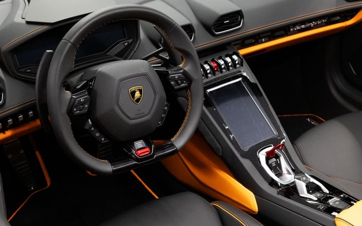 Lamborghini Huracan Spyder - image 12