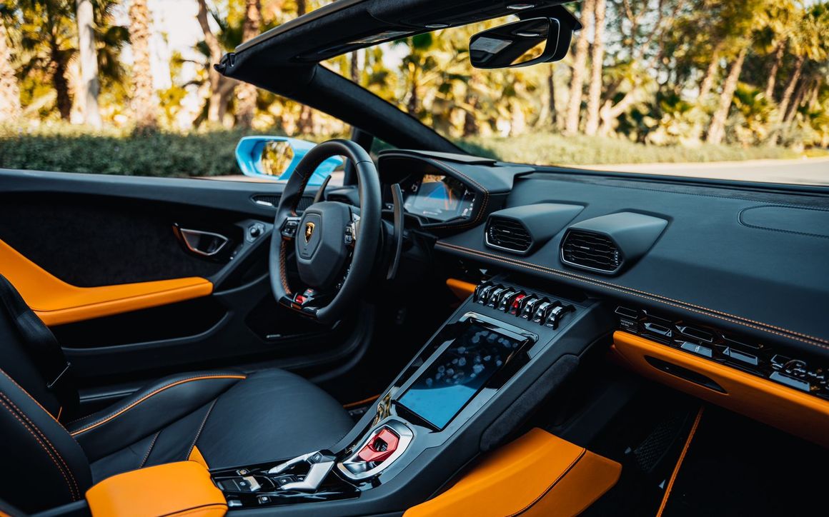 Lamborghini Huracan Spyder - image 7