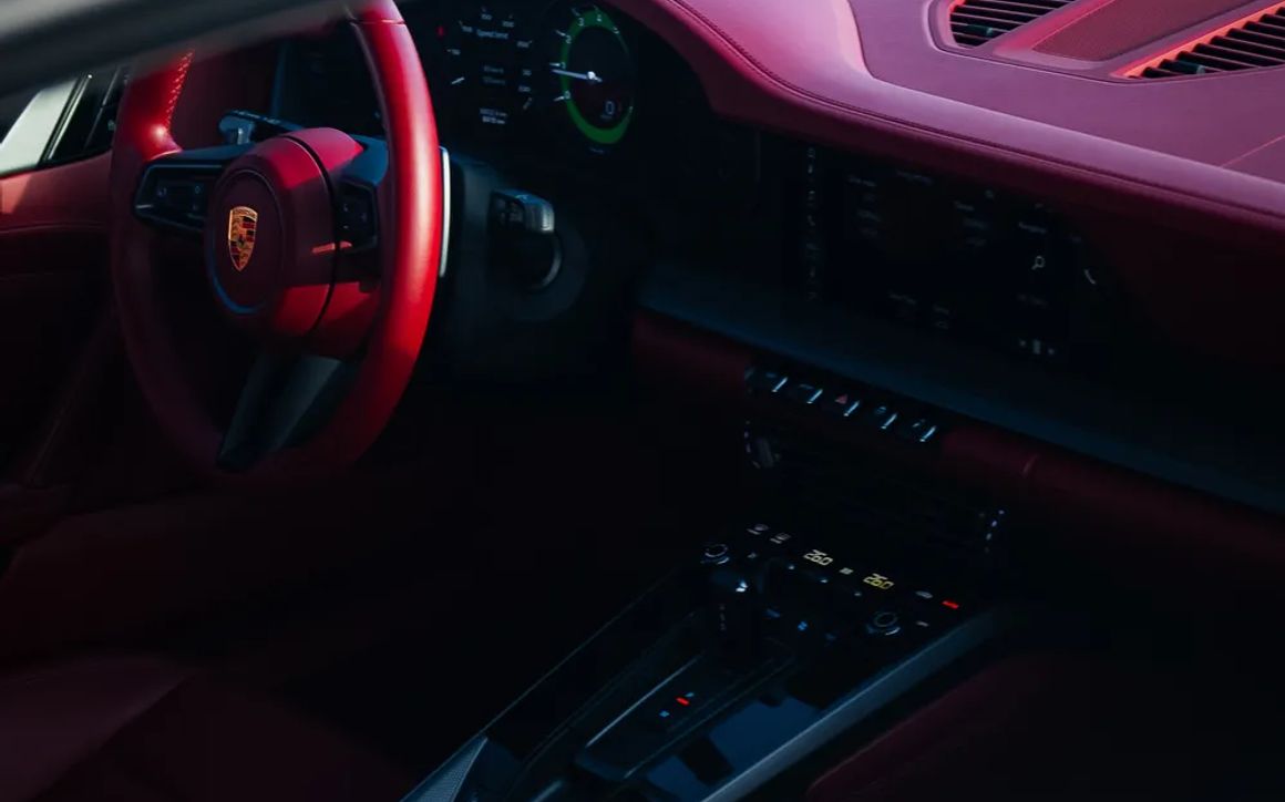 PORSCHE 911 - image 8