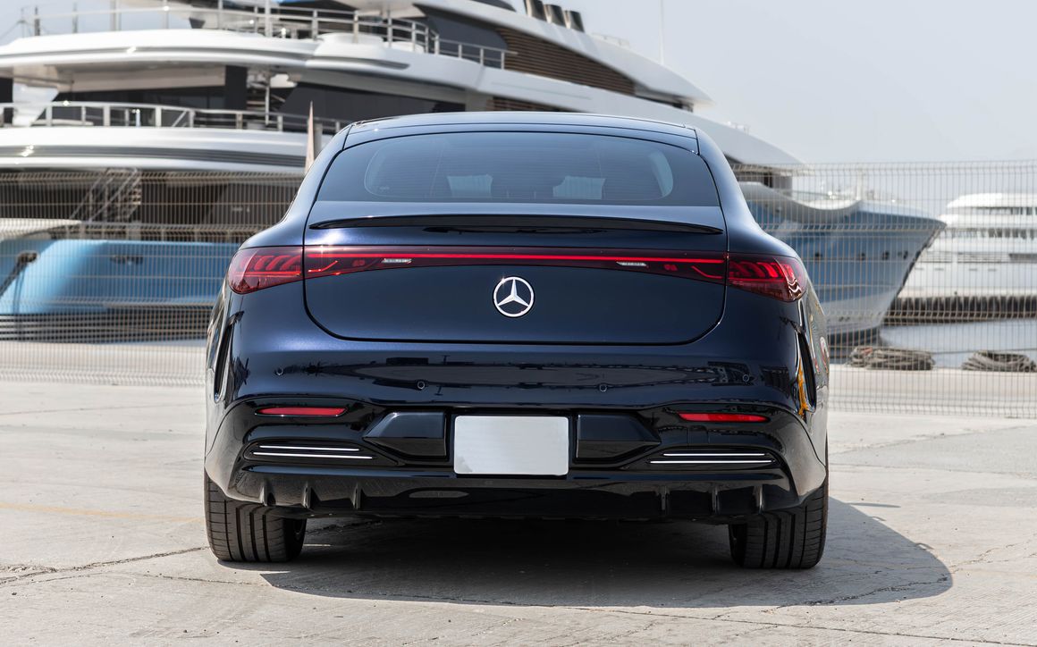 MERCEDES EQS 580 - image 11