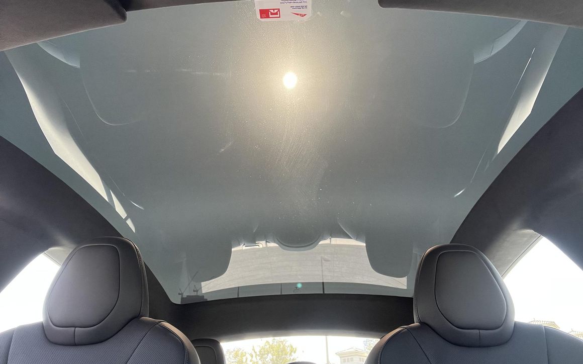 Tesla Model S Plaid - image 17