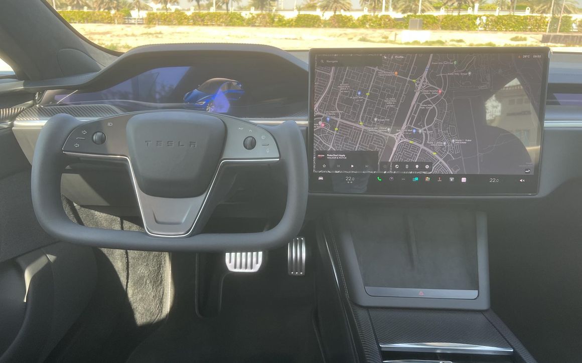 Tesla Model S Plaid - image 12