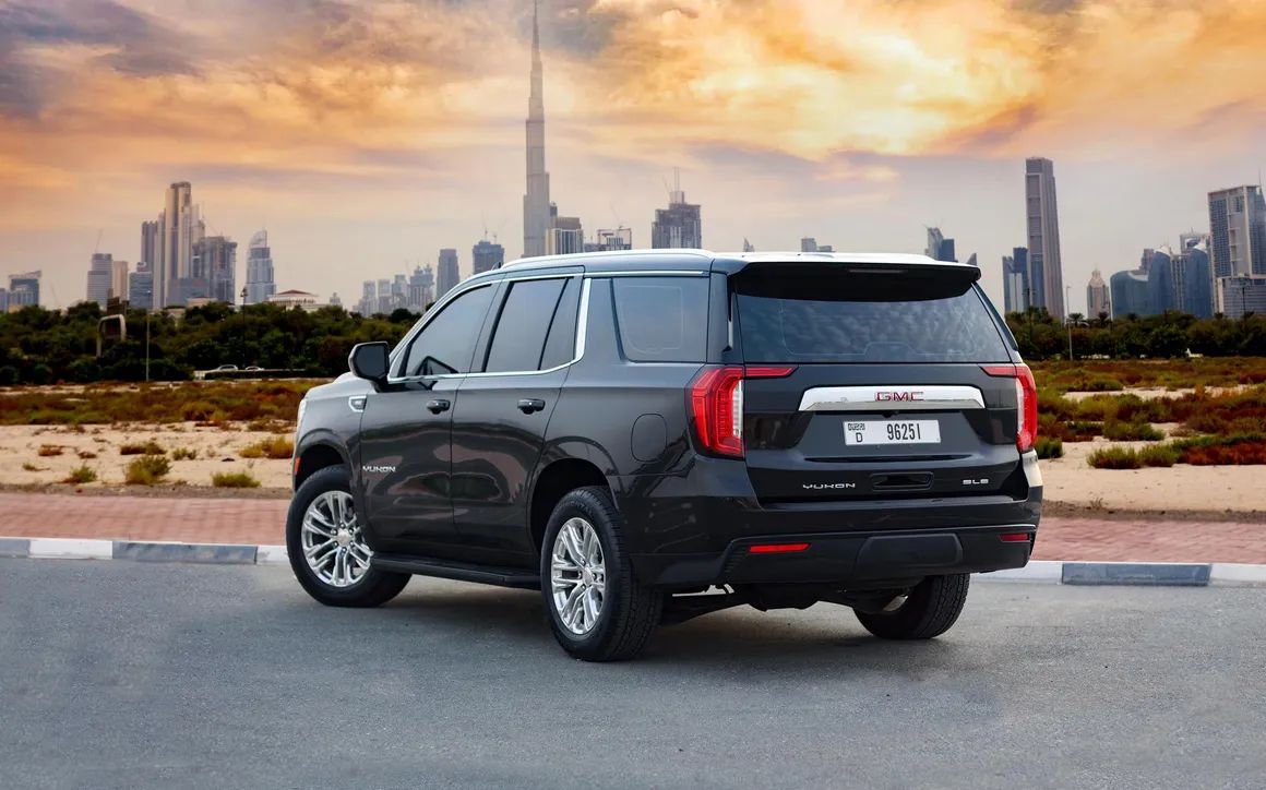 GMC Yukon Black - image 5