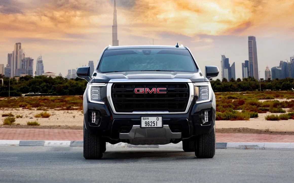 GMC Yukon Black - image 3