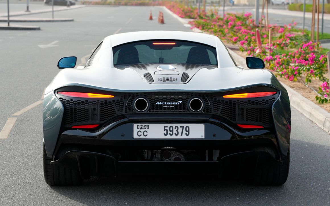 McLaren Artura Coupe - image 3