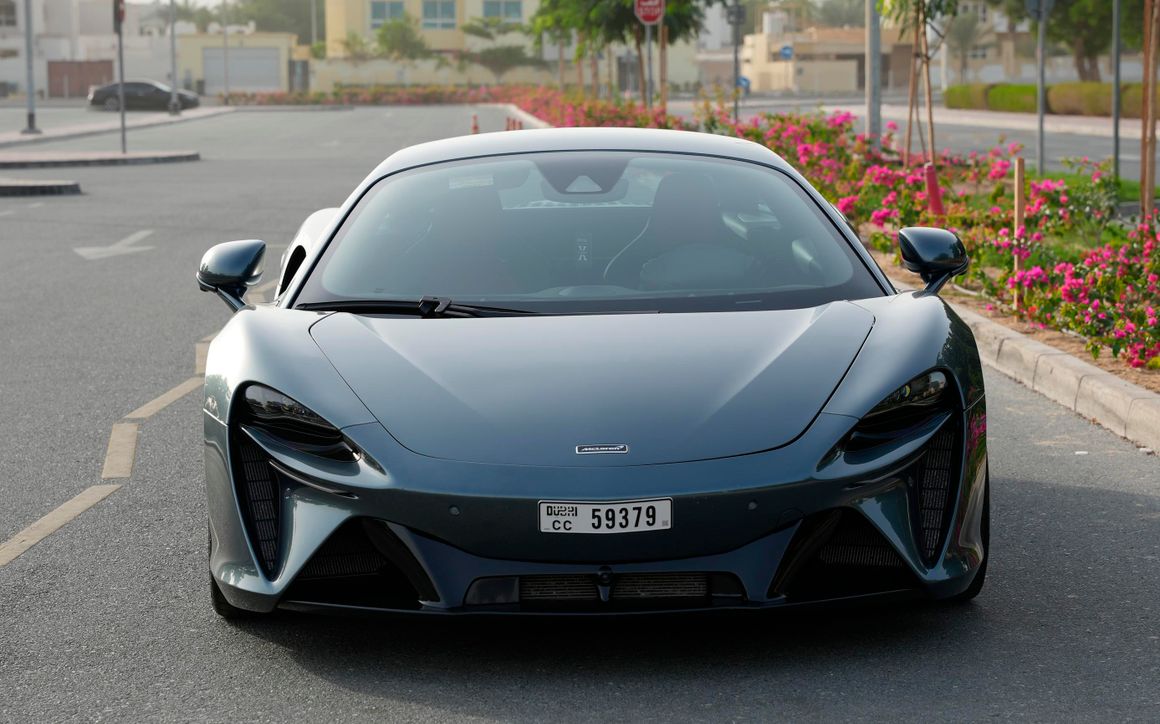 McLaren Artura Coupe - image 2