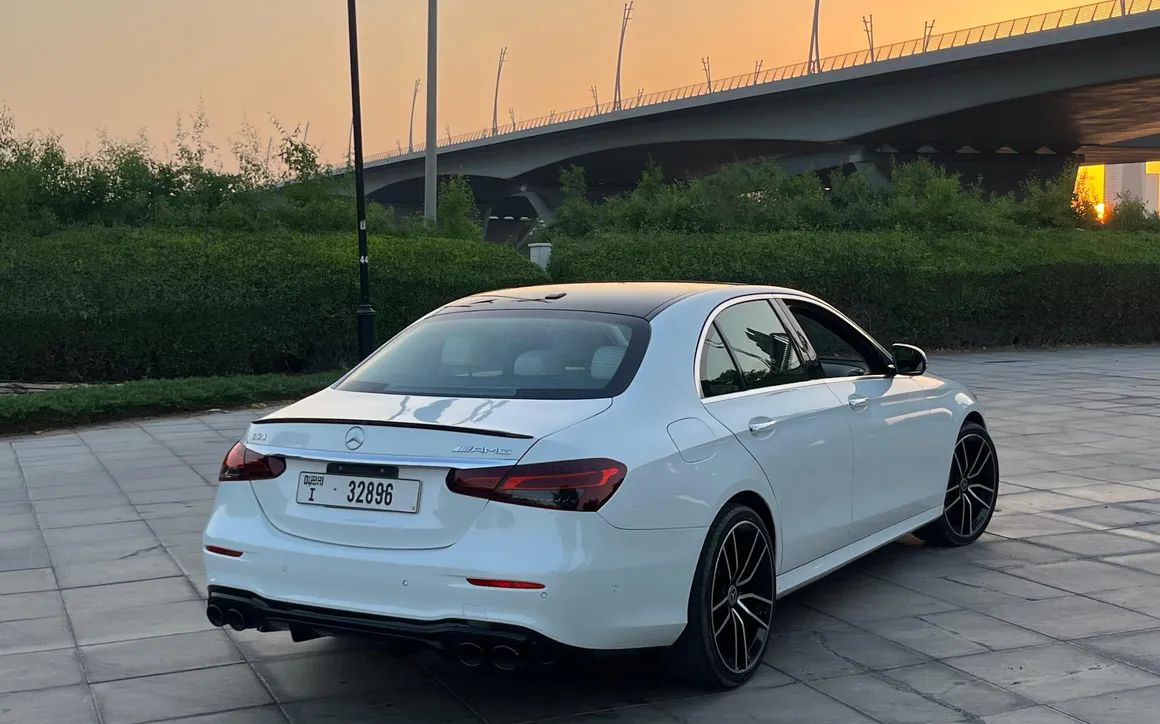Mercedes E350 - image 4