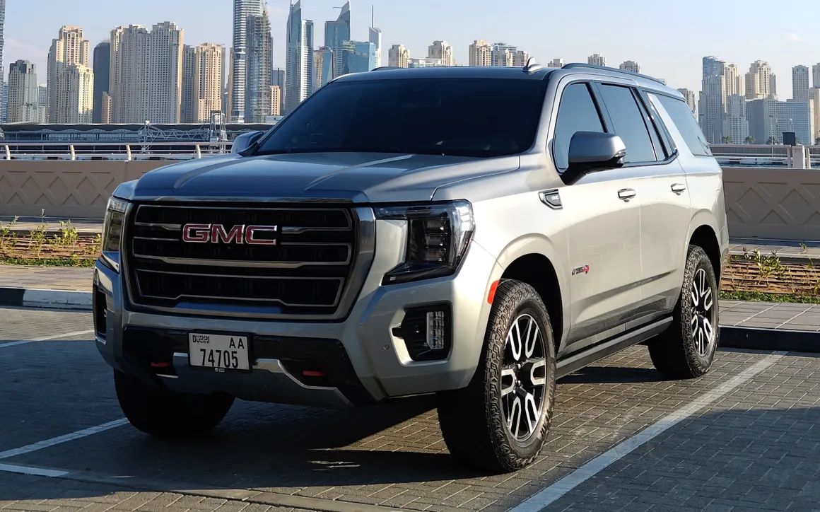 GMC Yukon - image 1