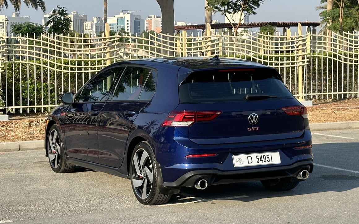 Volkswagen Golf GTI - image 6