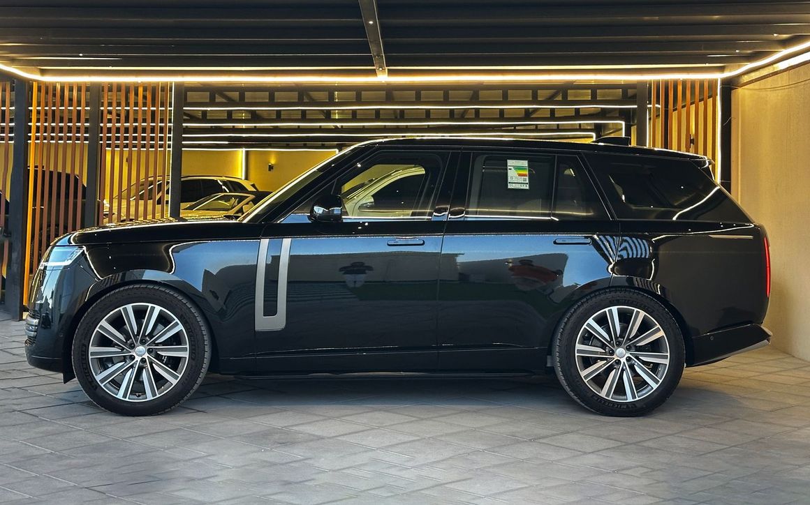 RANGE ROVER HSE - image 2