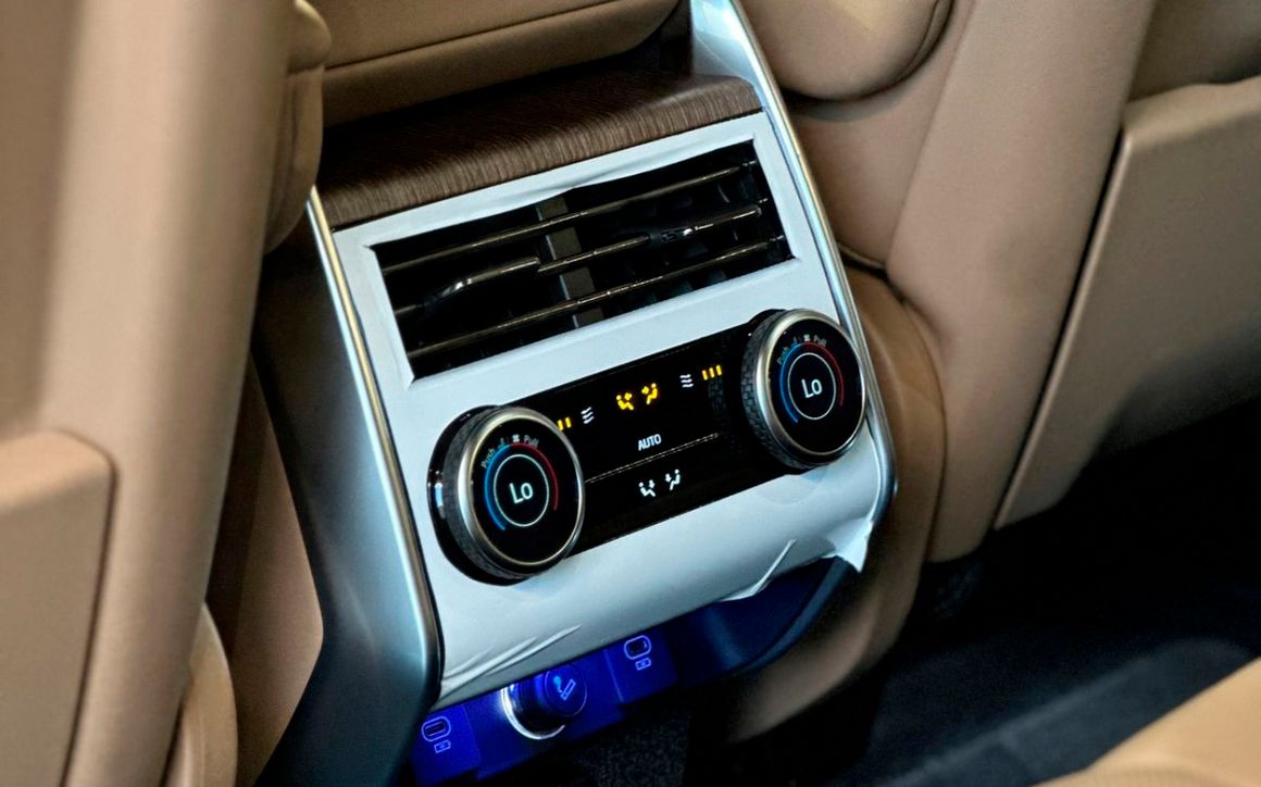 RANGE ROVER HSE - image 6