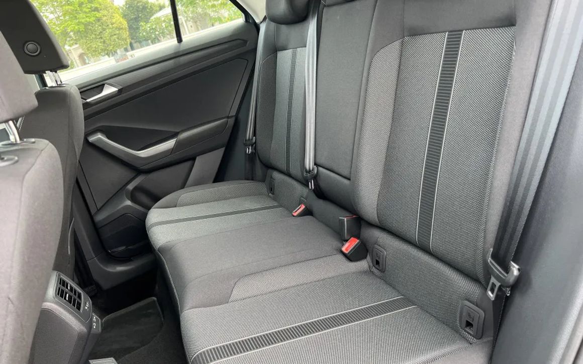 Volkswagen T-ROC - image 13