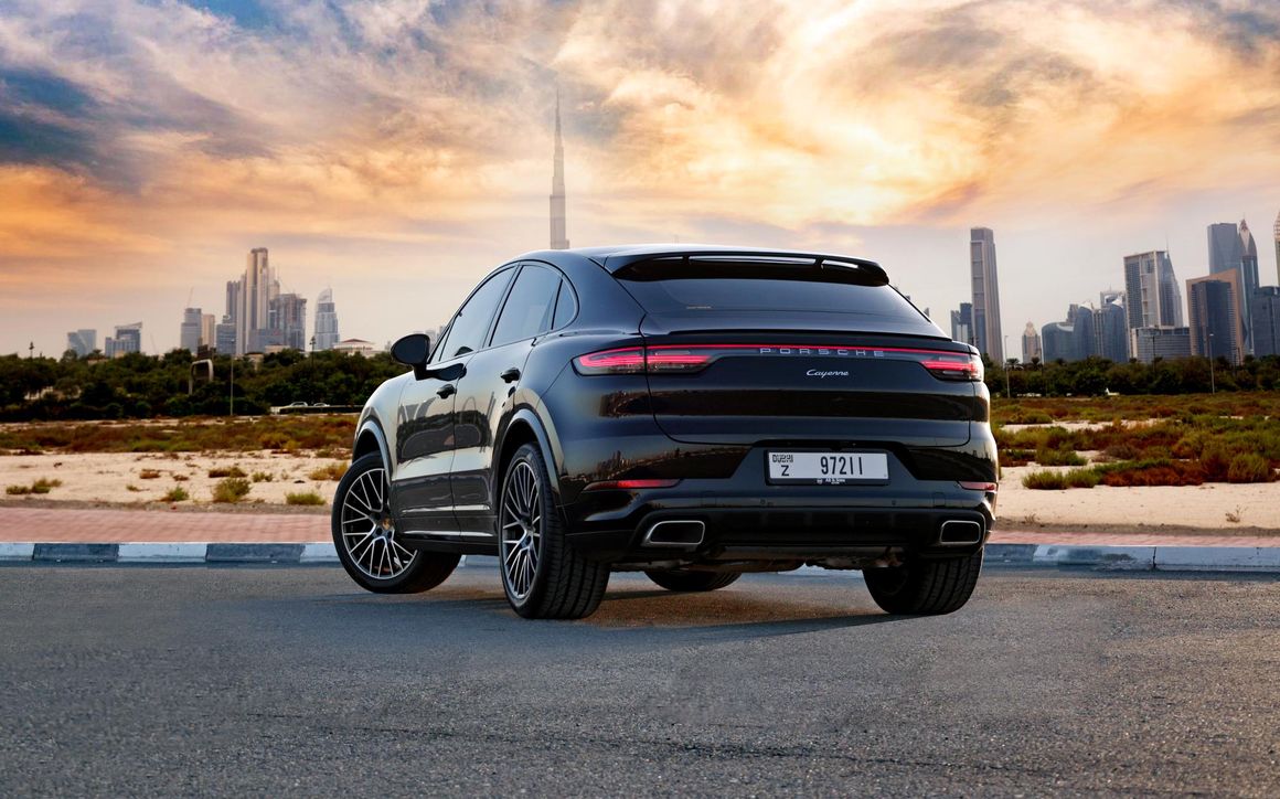 Porsche Cayenne Coupe Black - image 6