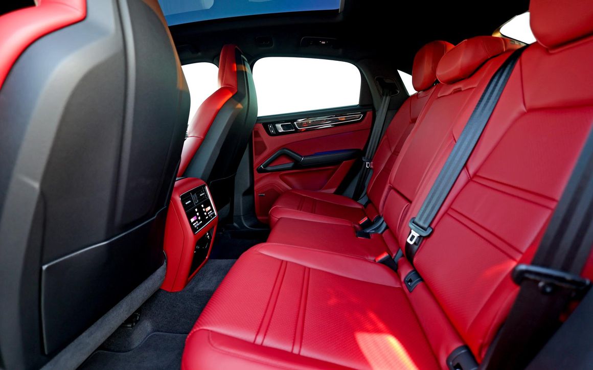 Porsche Cayenne Coupe Black - image 13