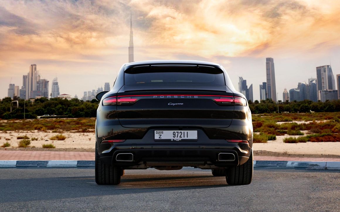 Porsche Cayenne Coupe Black - image 7