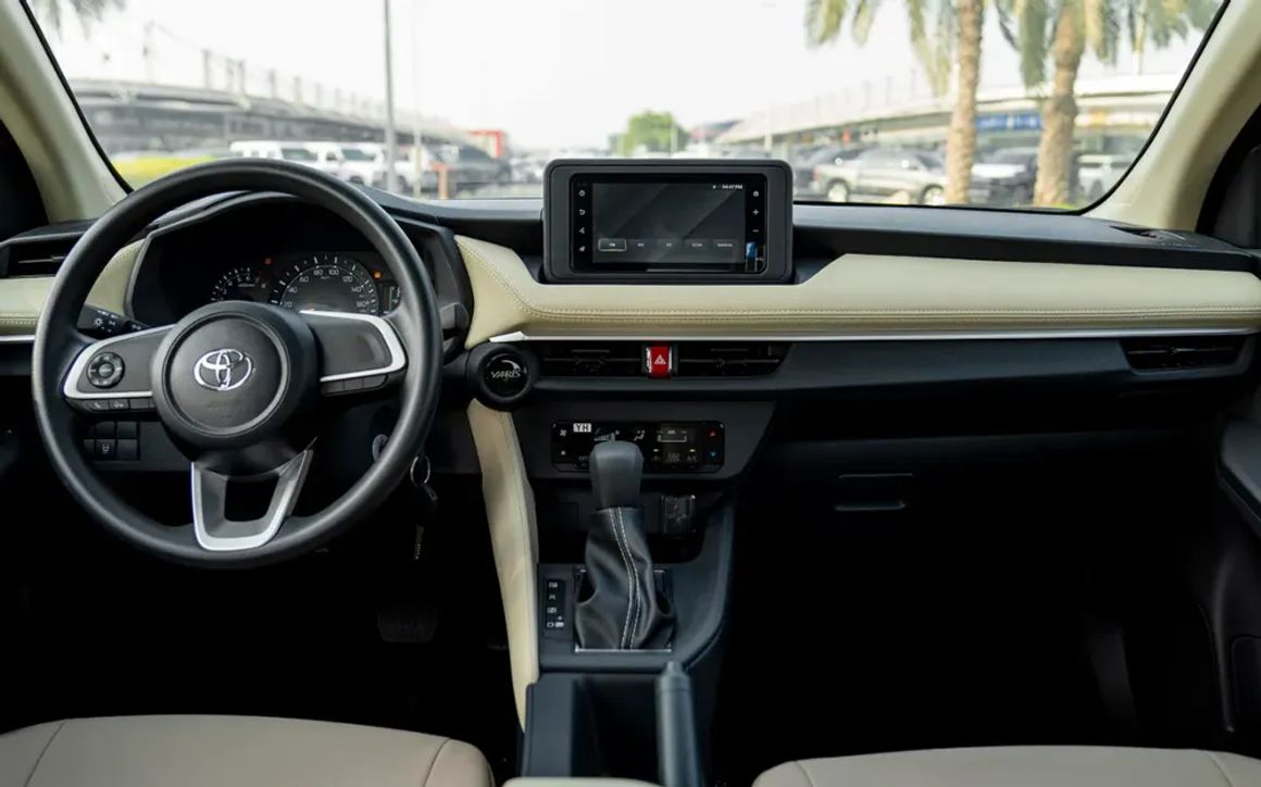 Toyota Yaris - image 8