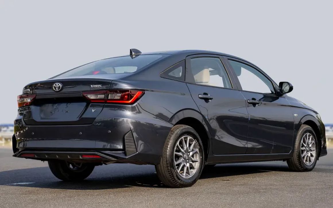 Toyota Yaris - image 7