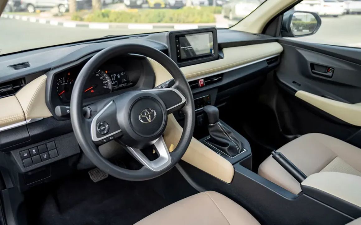 Toyota Yaris - image 9