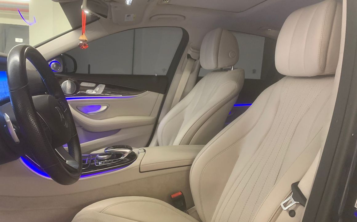 Mercedes Benz E-300 - image 9