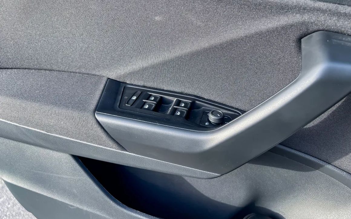 Volkswagen T-Roc Life+ - image 13