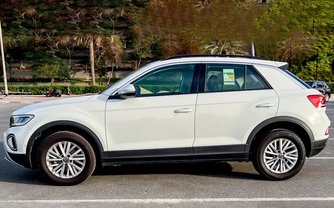 Volkswagen T-Roc Life+ - image 2