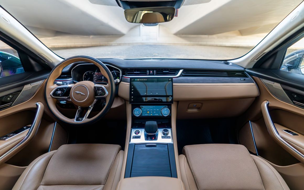 JAGUAR F-PACE - image 6